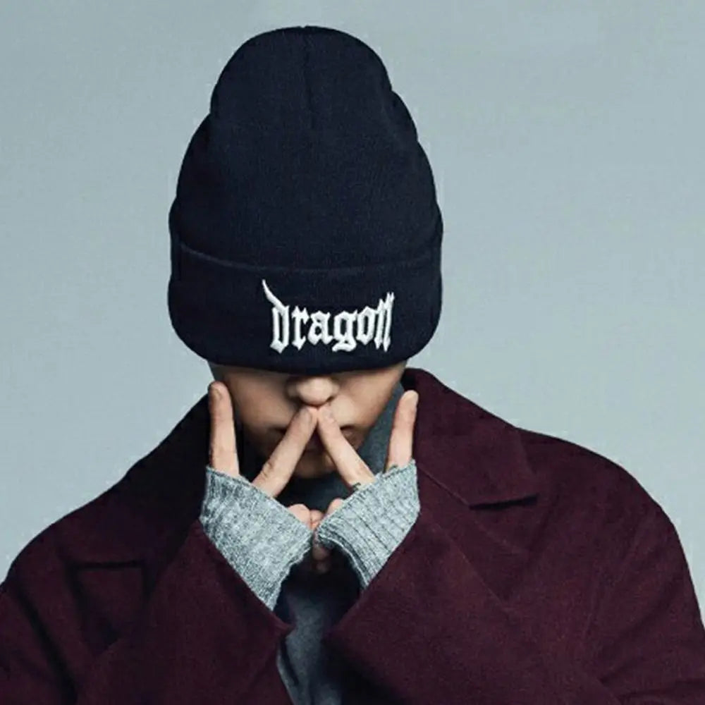 men-women-streetwear-gothic-logo-knit-hat