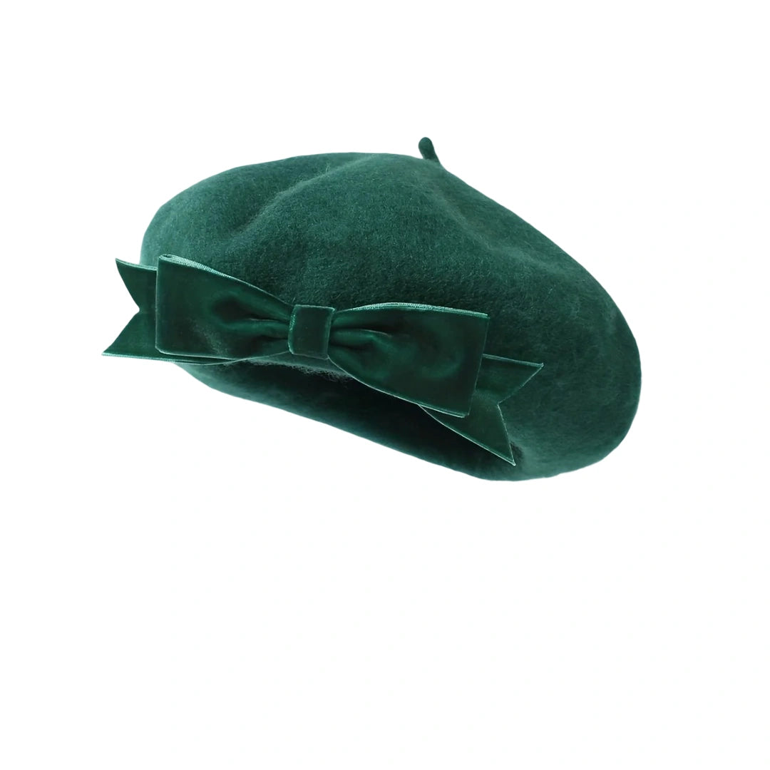 female-winter-vintage-artist-hat